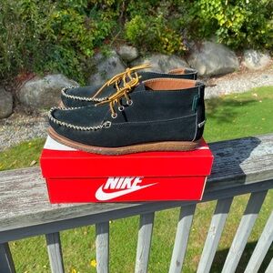 Eastland Black and Tan Chukka Boots